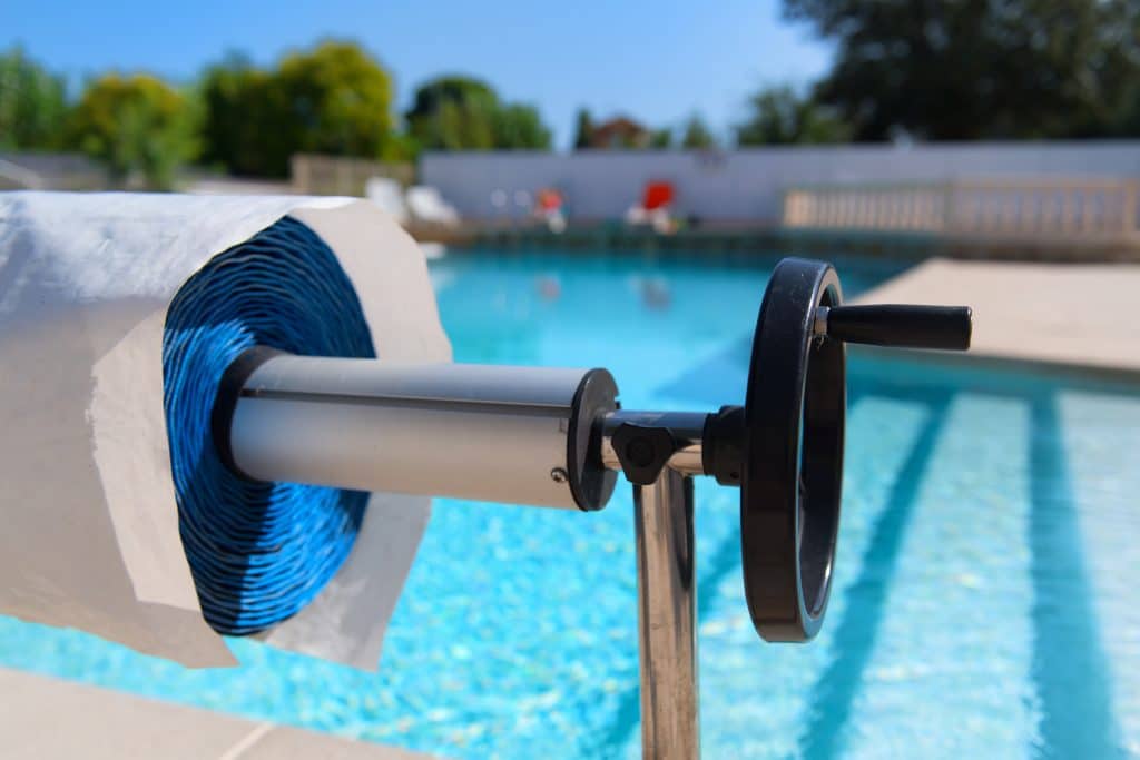 use your pool cover in winter